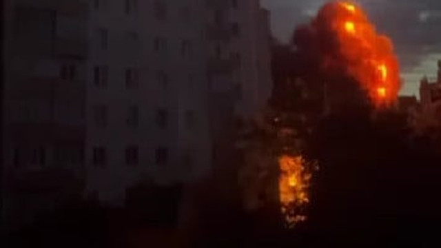 Zi de doliu la Cernăuţi, în memoria persoanelor ucise în atacul rusesc de noaptea trecută Zi de doliu la Cernăuţi, în memoria persoanelor ucise în atacul rusesc de noaptea trecută