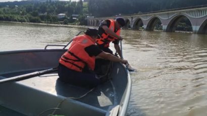Arhiepiscopia Iașilor oferă sprijin financiar familiilor afectate de inundații în Neamț