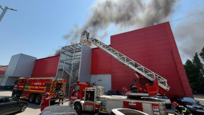 Incendiu la AFI Palace Cotroceni/ ISUBIF: Nu sunt persoane rănite