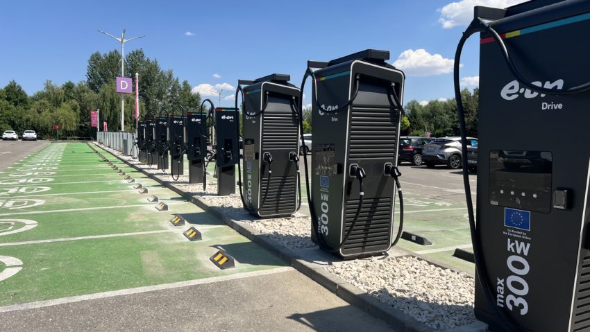 E.ON Drive Infrastructure lansează, la Pitești, cel mai mare hub de încărcare a mașinilor electrice din România E.ON Drive Infrastructure lansează, la Pitești, cel mai mare hub de încărcare a mașinilor electrice din România