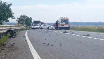 (VIDEO) Suceava: Accident cu 10 persoane rănite pe DN 17; a fost activat Planul roşu de intervenţie