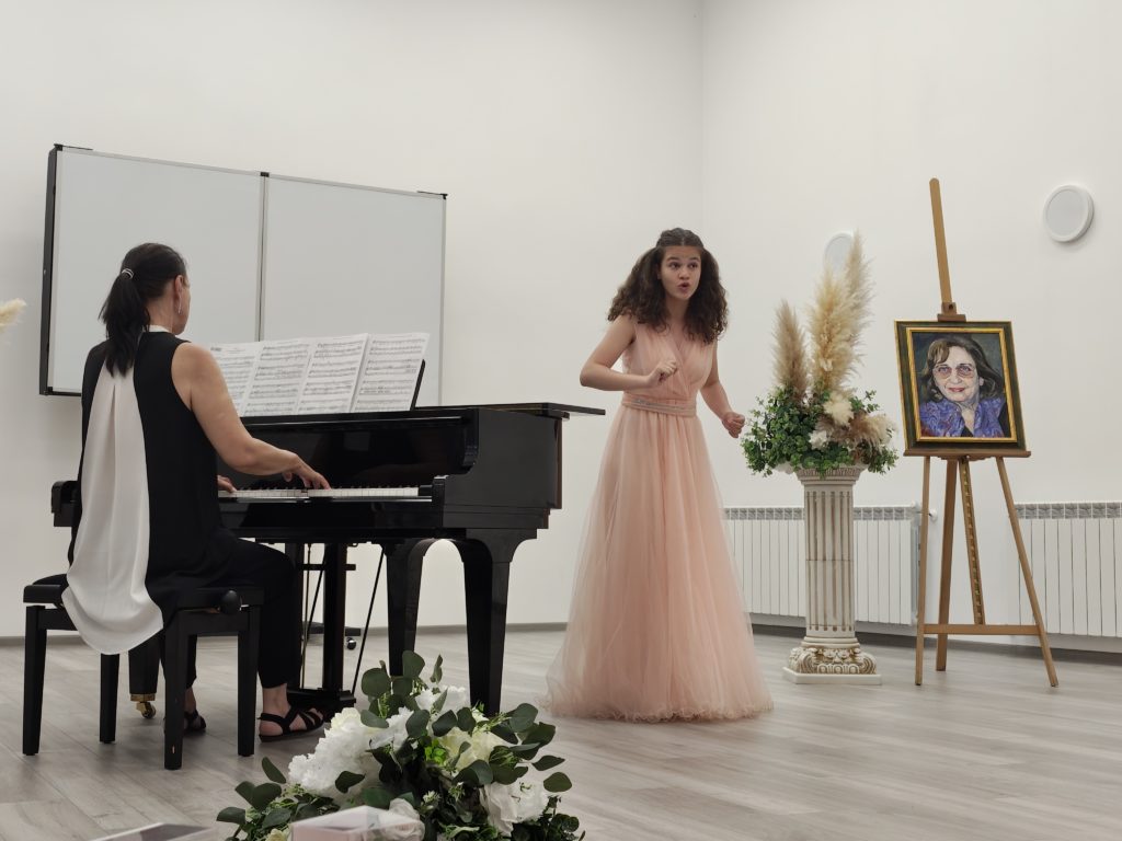 Raluca Tudor cl a 8-a