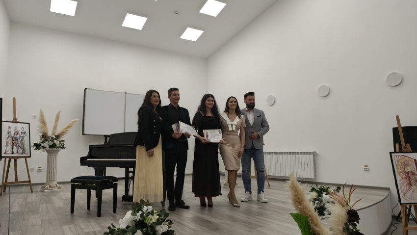 5 iulie, 18.03-20.00 Concursul Elena Botez ediția a 8-a 2025 Piatra Neamț, la Univers Muzical cu Daniela Vlad