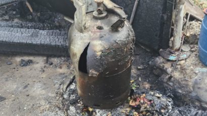 (UPDATE) Bacău: Cele patru persoane care au suferit arsuri în urma exploziei din localitatea Letea Veche vor primi îngrijiri medicale la spitale din Bucureşti şi Timişoara