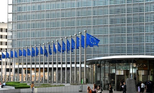Statul vrea fonduri europene, din granturi și împrumuturi, pentru tronsoane-cheie din A7 și A8 Statul vrea fonduri europene, din granturi și împrumuturi, pentru tronsoane-cheie din A7 și A8