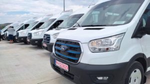 (AUDIO/FOTO) 26 de microbuze electrice au fost distribuite, astăzi, mai multor unități administrative din județul Iași