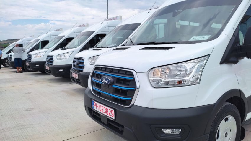 (AUDIO/FOTO) 26 de microbuze electrice au fost distribuite, astăzi, mai multor unități administrative din județul Iași (AUDIO/FOTO) 26 de microbuze electrice au fost distribuite, astăzi, mai multor unități administrative din județul Iași