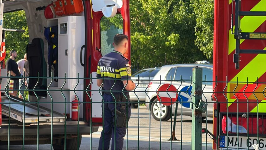 (AUDIO) Iași: Doi soți au ajuns la spital cu plăgi înjunghiate în urma unui conflict în familie