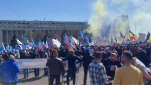 Mai multe federaţii sindicale organizează un protest în Piaţa Victoriei din Bucureşti