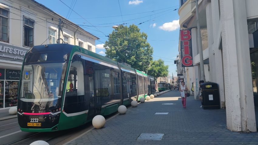 Tramvaiele au revenit pe toate traseele din municipiul Iasi Tramvaiele au revenit pe toate traseele din municipiul Iasi