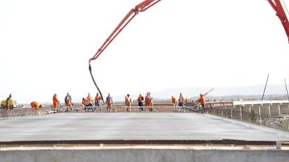 Lucrările la Autostrada Moldova (A7), pe tronsonul Focşani – Bacău, avansează rapid