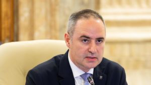 Ministrul finanţelor, Alexandru Nazare, propune introducerea unei taxe pentru fiecare colet de 150 de euro provenit din zone extracomunitare