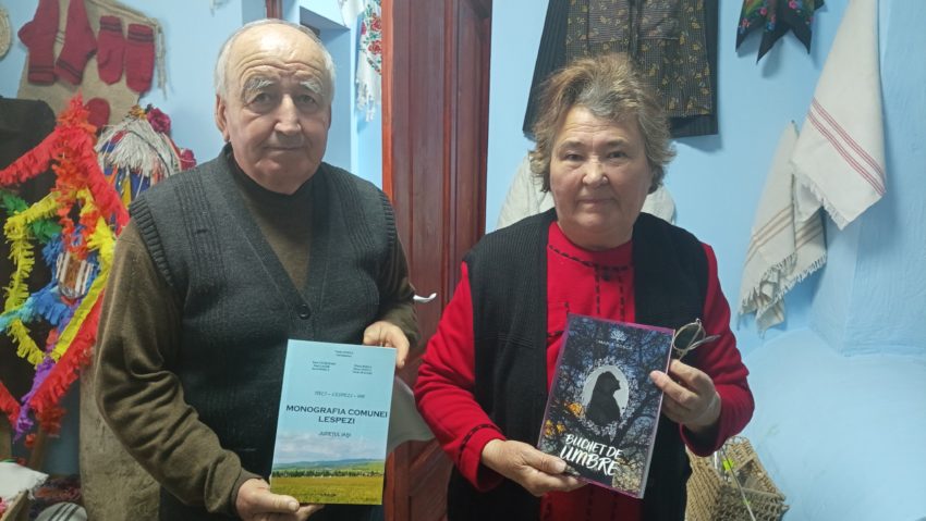 Popas în incinta Muzeului Etnografic din satul Heci, Lespezi, Iași (I) – subiect al emisiunii Tradiții de joi, 21 AUGUST, ora 21:03 – cu Dumitru ȘERBAN Popas în incinta Muzeului Etnografic din satul Heci, Lespezi, Iași (I) – subiect al emisiunii Tradiții de joi, 21 AUGUST, ora 21:03 – cu Dumitru ȘERBAN