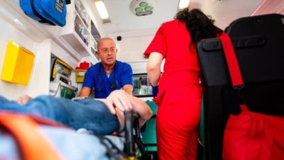 Atenție la atacurile albinelor și viespilor! Conf.univ.dr. Tudor Ciuhodaru, medic primar urgențe, cu Mihai Florin Pohoață, la ”Pulsul Zilei” – 29.08.2025.