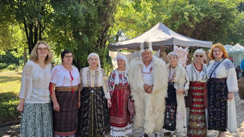 Ruginoasa în straie de sărbătoare – tradiții și meșteșuguri – subiecte ale emisiunii Tradiții de joi, 28 AUGUST 2025, ora 21:03 – 22 – cu Dumitru ȘERBAN