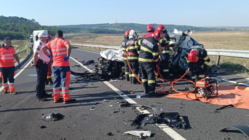 Vaslui: Accident mortal la Bârlad. O mașină de teren a intrat sub un TIR Vaslui: Accident mortal la Bârlad. O mașină de teren a intrat sub un TIR