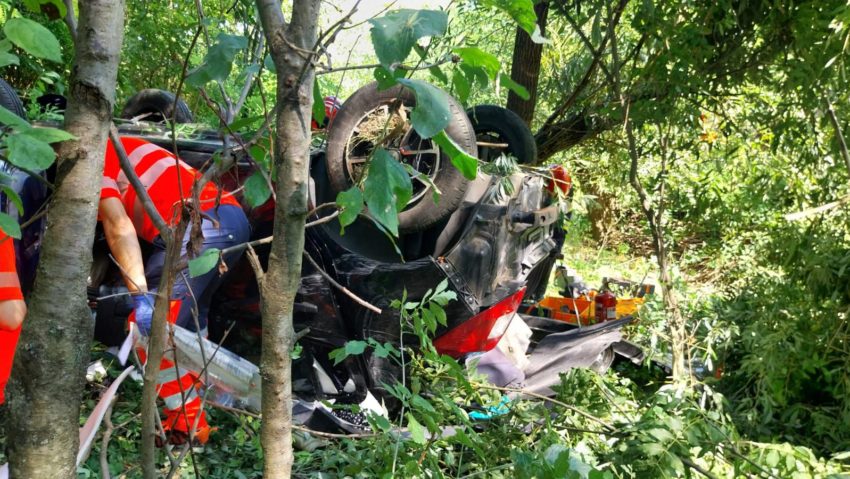 IAȘI: Două persoane au murit în urma unui accident petrecut în Deleni, județul Iași IAȘI: Două persoane au murit în urma unui accident petrecut în Deleni, județul Iași