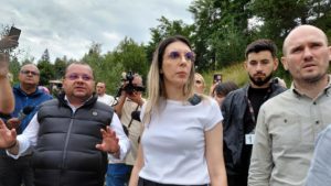 (AUDIO) Diana Buzoianu: Guvernul va continua să aloce fonduri pentru ajutorarea populaţiei şi refacerea infrastructurii distruse