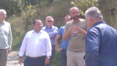 După viituri, ritm susținut pentru ecologizarea lacului Izvorul Muntelui din jud. Neamț