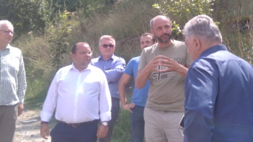 După viituri, ritm susținut pentru ecologizarea lacului Izvorul Muntelui din jud. Neamț
