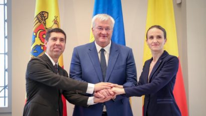 La Cernăuți are loc o reuniune trilaterală România-Ucraina-Republica Moldova