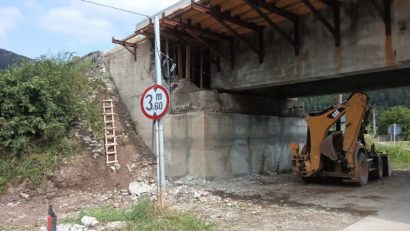 (FOTO) Podul de la Pângărați – măsuri pentru fluidizarea traficului și continuarea lucrărilor