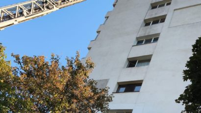 Iași: Incendiu la un apartament situat la etajul 10 al unui bloc de pe bulevardul Ferdinand
