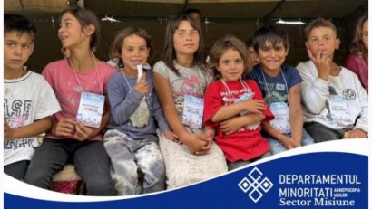 Peste 500 de motive să zâmbească: campanie de sprijin pentru copiii din județele Botoșani, Iași și Neamț