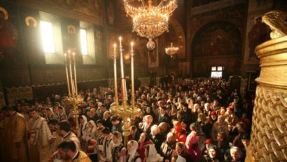 În Arhiepiscopia Dunării de Jos Galați a început tradiţionalul pelerinaj cu Icoana Făcătoare de Minune a Maicii Domnului de la Mănăstirea Adam