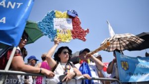 Sindicaliștii din multe domenii de activitate au protestat în fața mai multor prefecturi din țară