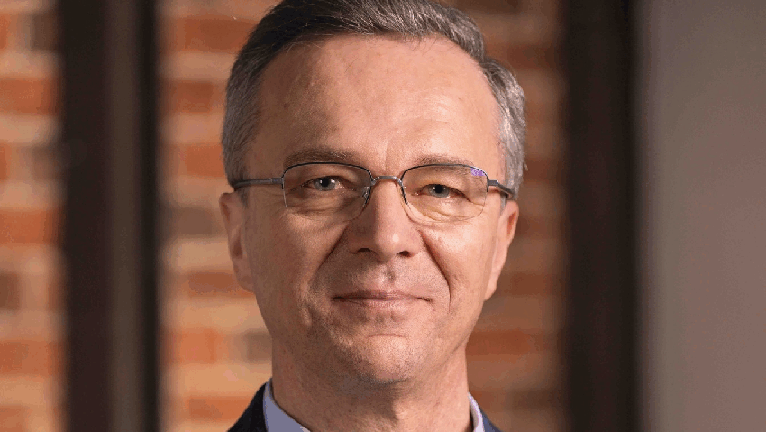 #InfoEconomic: Radu Crăciun, președintele Asociației Pensiilor Administrate Privat din România: „un fond de pensie furnizează ceea ce numele lui spune că furnizează, o plată lunară care este efectuată pe termen mediu și lung. Dacă cineva își dorea ca să obțină toți banii o dată, atunci locul în care ar trebui să-și economisească banii este mai degrabă un fond de investiții”
