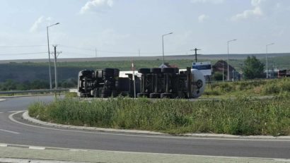 Vaslui: Cisterna cu 19 mii de litri de gaz metan, care s-a răsturnat, ieri, nu a provocat poluare