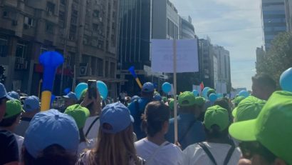 Protest în capitală faţă de măsurile de reducere a personalului din administraţia publică locală