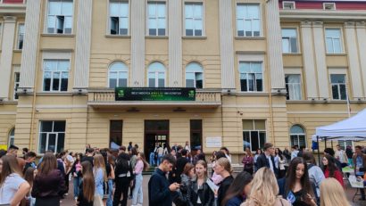 USV Iași acordă burse universitare din fonduri proprii și parteneriate private