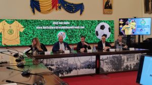 Iaşi: Celebrul fotbalist brazilian Ronaldinho şi alte nume mari ale fotbalului vor juca un meci demonstrativ pe Stadionul ‘Emil Alexandrescu’