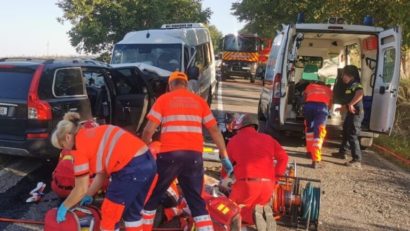 Plan Roșu de Intervenție la Botoșani, după un accident în care a fost implicat și un microbuz