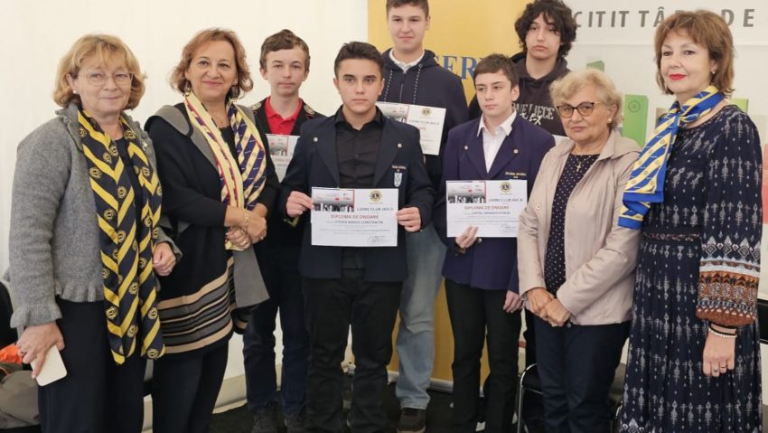#StareaEducației (REPORTAJ) Olimpici ieșeni premiați la Târgul de Carte GAUDEAMUS de la Iași