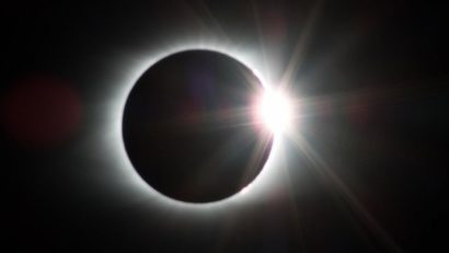 Pasionaţii de astronomie vor putea admira duminică seară o eclipsă de lună