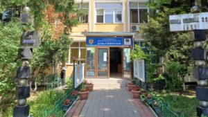 (AUDIO) Unei eleve de la Școala ”Bogdan Petriceicu Hașdeu” din Iași i s-a făcut rău după ce a consumat un vape cu substanțe interzise
