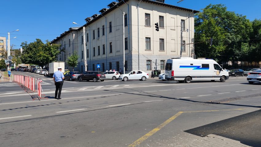 Şoferii care circulă fără rovinietă valabilă vor fi sancţionaţi cu amenzi între 500 şi 1.000 de lei Şoferii care circulă fără rovinietă valabilă vor fi sancţionaţi cu amenzi între 500 şi 1.000 de lei