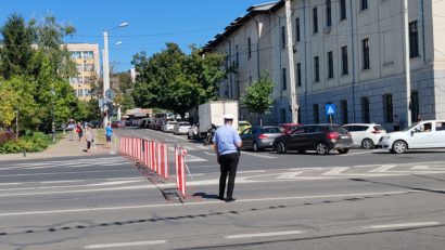 Bacău: Doi poliţişti cercetaţi pentru luare de mită şi abuz în serviciu, plasaţi sub control judiciar