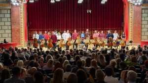 Violoncellissimo, în al 7-lea turneu naţional, a cucerit publicul din întreaga țară. Turneul Național Clasic la puterea a treia se încheie la Iași, pe 8 noiembrie, la Palatul Culturii Violoncellissimo, în al 7-lea turneu naţional, a cucerit publicul din întreaga țară. Turneul Național Clasic la puterea a treia se încheie la Iași, pe 8 noiembrie, la Palatul Culturii