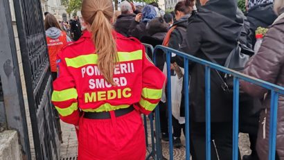 Iaşi: 36 de persoane aflate în pelerinaj la Sf. Parascheva au primit îngrijiri medicale în ultimele 24 de ore