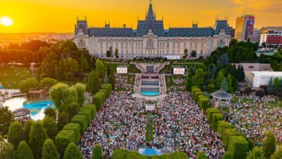 Spectacol de lumină și energie la Palas: Târgul de Cariere, „Gusturile Toamnei”, festivalul Light UP și concert Delia