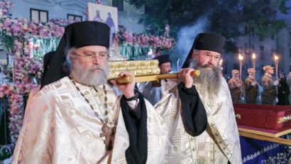 (AUDIO/FOTO) Iaşi: Mii de pelerini au luat parte la procesiunea Calea Sfinţilor