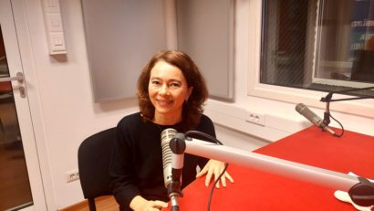 #StareaEducației (INTERVIU) Întâlnirile ALECART la FILIT – cinci zile în care adolescenții dialoghează de la egal la egal cu scriitorii. Prof. Nicoleta Munteanu: ”Există o diferență între maniera în care citești literatura atunci când ești de unul singur, între felul în care te raportezi la o carte atunci când știi că trebuie să o pregătești pentru o oră de literatură  și modul viu în care poți să te apropii de carte, atunci când din spectator ai devenit de fapt tu personaj, alături de personajele din cărți.”