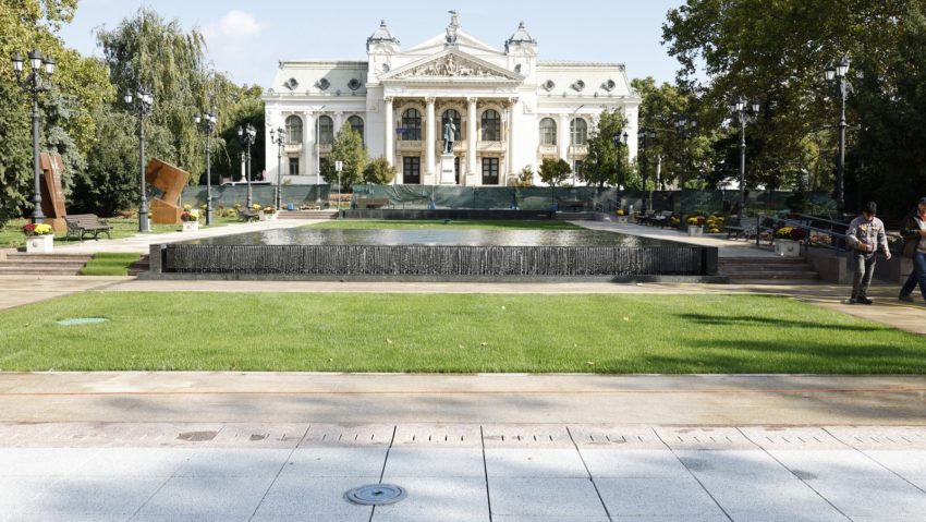 (AUDIO) Esplanada din fața Teatrului Național „Vasile Alecsandri” din Iași se redeschide, de astăzi, publicului (AUDIO) Esplanada din fața Teatrului Național „Vasile Alecsandri” din Iași se redeschide, de astăzi, publicului