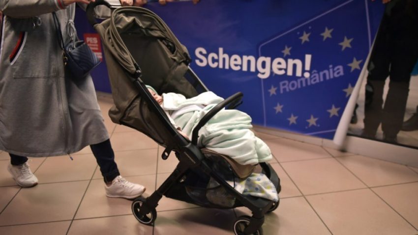 România va activa, progresiv, începând din 12 octombrie, Sistemul European de Control Electronic la frontiera externă a spaţiului Schengen România va activa, progresiv, începând din 12 octombrie, Sistemul European de Control Electronic la frontiera externă a spaţiului Schengen