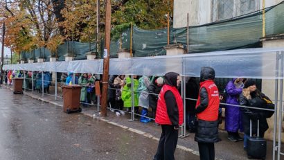La Iași a început, oficial, pelerinajul la Sfânta Cuvioasă Parascheva