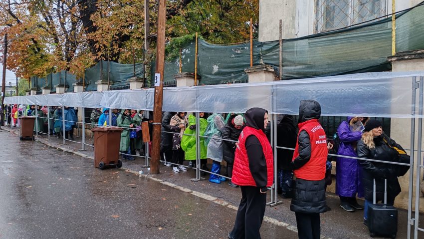 La Iași a început, oficial, pelerinajul la Sfânta Cuvioasă Parascheva